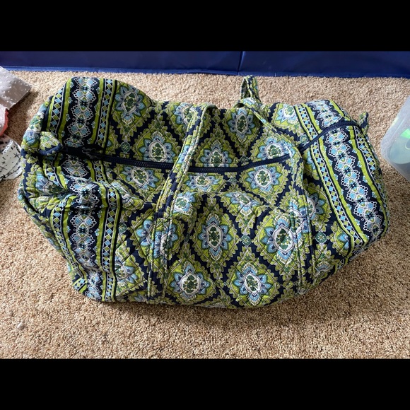 Vera Bradley duffel bag! - Picture 2 of 2